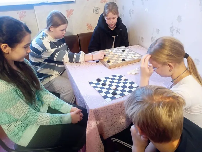 12.11 раз два и в дамки